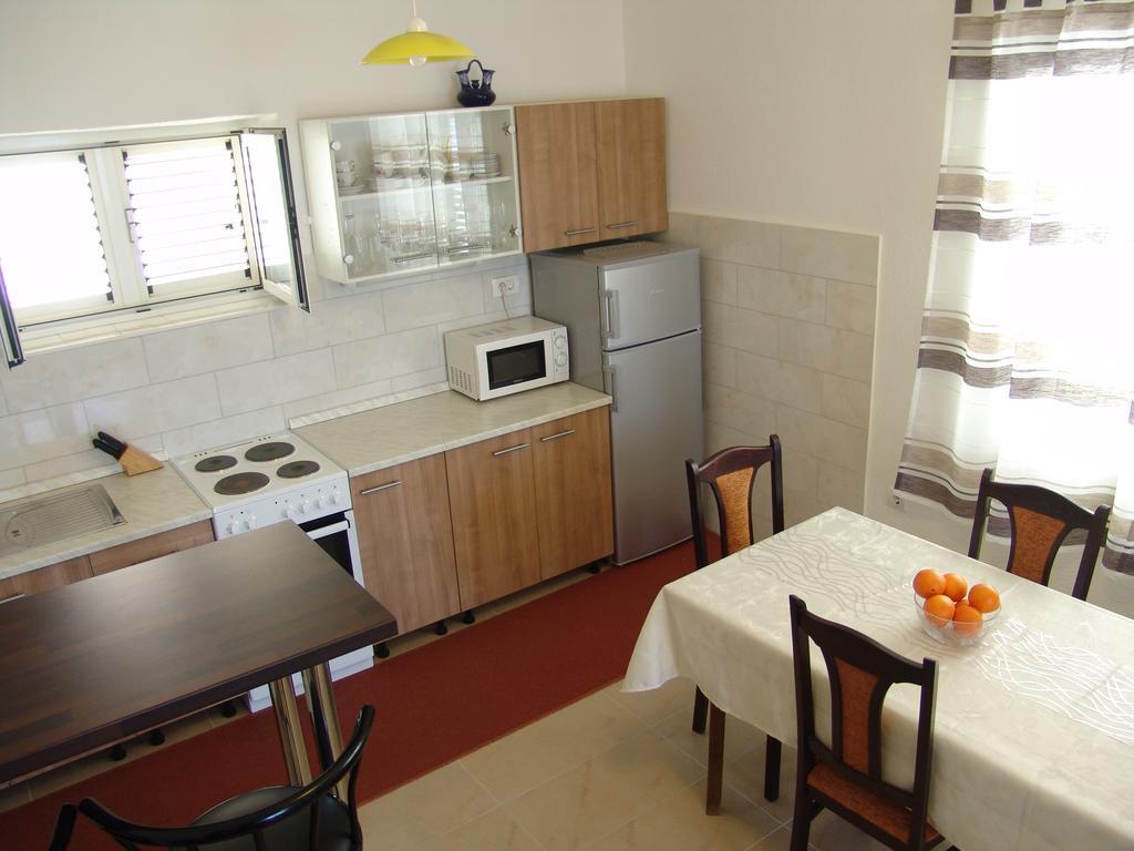 Apartment Davor Gradac  Chambre photo