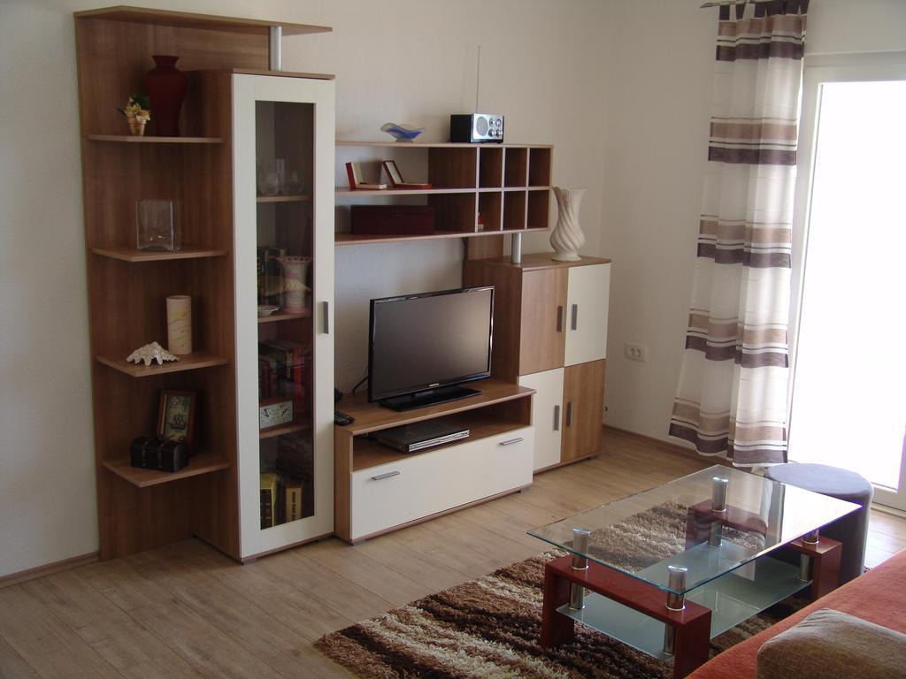 Apartment Davor Gradac  Chambre photo